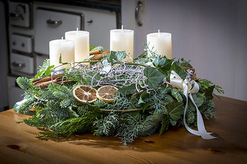Image showing Advent wreath with white candles