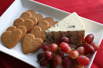 Image showing Gingerbread , cheese and grapes