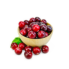 Image showing Cranberries in a wooden bowl