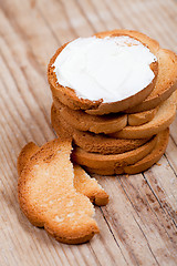 Image showing snack crackers with cream cheese 