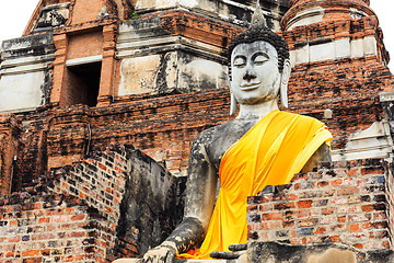 Image showing Giant buddha statue in temple