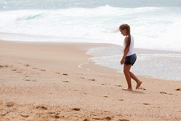 Image showing Girl and sea