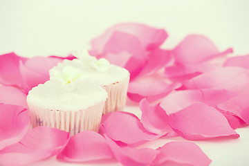 Image showing muffins with white icing