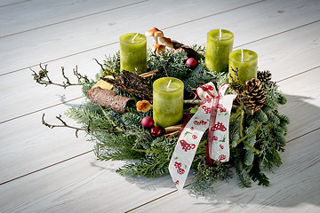 Image showing Advent wreath with green candles