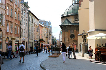 Image showing street in Lvov with cozy café