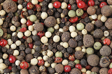 Image showing Macro of mixed peppercorns