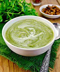 Image showing Puree green in a bowl on the board