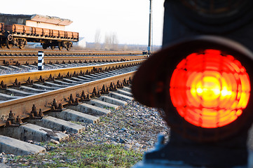 Image showing stop signal lamp on railway
