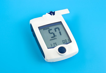 Image showing White glucose meter