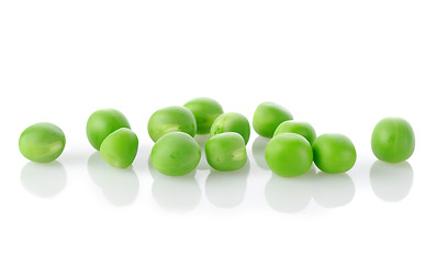 Image showing Raw green peas isolated