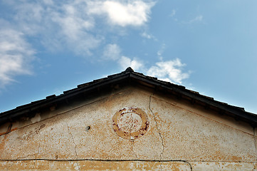 Image showing neoclassical house roof