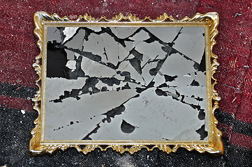 Image showing broken picture frame