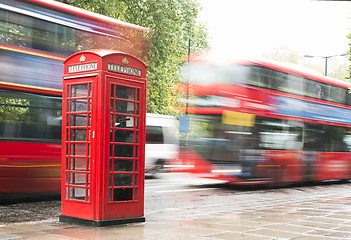 Image showing Red Phone cabine and bus in London. 