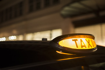 Image showing Taxi in London 