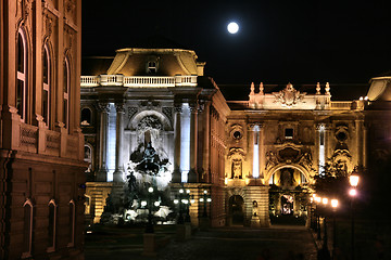 Image showing Matthias Fountain and Budapest palace