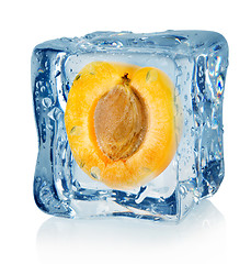 Image showing Ice cube and apricot