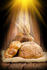 Image showing Rays and the bread