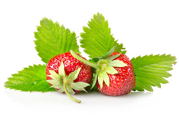 Image showing Ripe strawberries with leaves