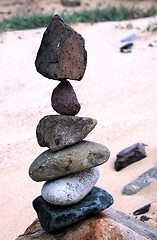 Image showing six stones in precarious balance