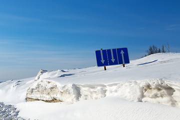 Image showing traffic signal separation of the bands in the snow