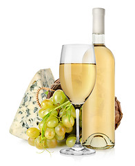 Image showing Blue cheese wine and grapes in basket
