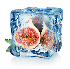 Image showing Sliced figs in ice cube