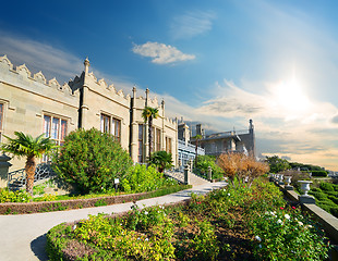 Image showing Palace and garden