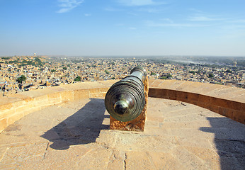 Image showing old cannon on roof of Jaisalmer fort