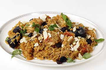 Image showing Chicken kabsa on a serving plate