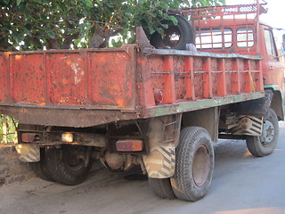 Image showing Old charming truck