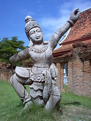 Image showing Statue of Thai dancer