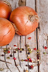 Image showing fresh onions and peppercorns 