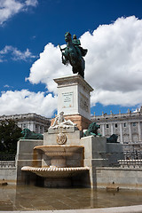 Image showing Statue of Felipe IV