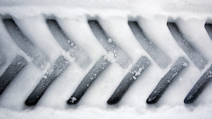 Image showing Tire track in snow