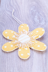 Image showing Pretty pastel polka dot flower gift tag