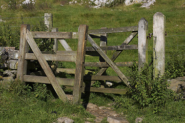 Image showing Wooden kissing gate