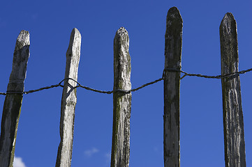 Image showing Wooden picket fence