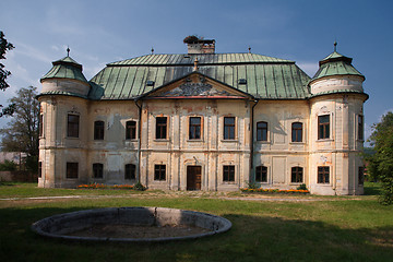 Image showing Old dilapidated mansion