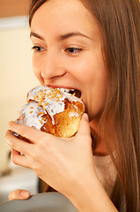 Image showing Eating cake