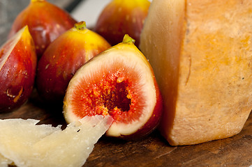 Image showing pecorino cheese and fresh figs 