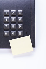 Image showing memo post it message on telefone in office 