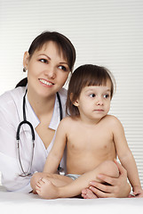 Image showing doctor with little girl