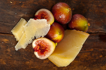 Image showing pecorino cheese and fresh figs 