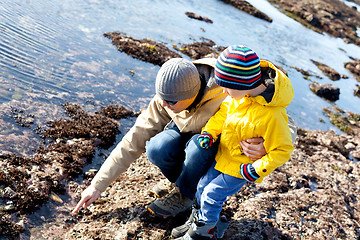 Image showing family at tide pools