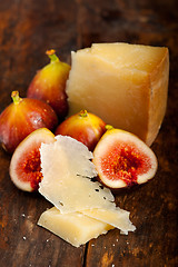 Image showing pecorino cheese and fresh figs 