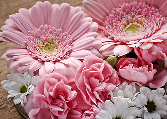Image showing Pink and white flowers closeup