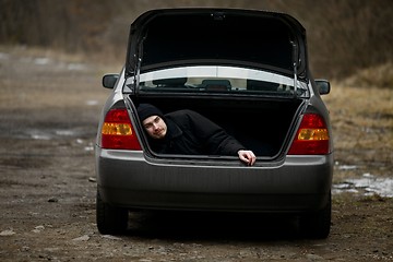 Image showing Man in the trunk