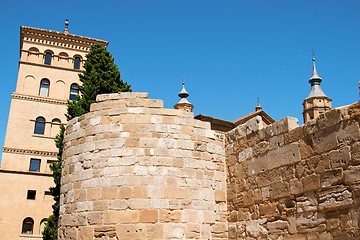 Image showing La Zuda Tower and roman walls in Zaragoza