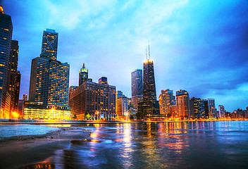 Image showing Downtown Chicago, IL at sunset