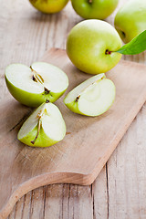 Image showing fresh green sliced apples 